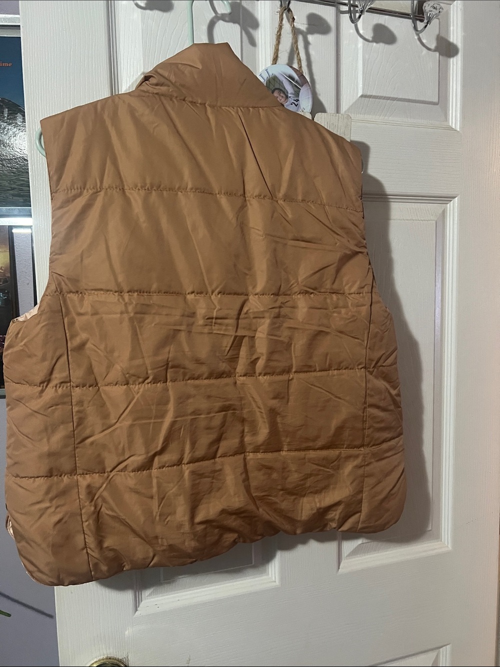 Reversible Quilted Puffer Vest in Camel & light Pink - Picture 5 of 5